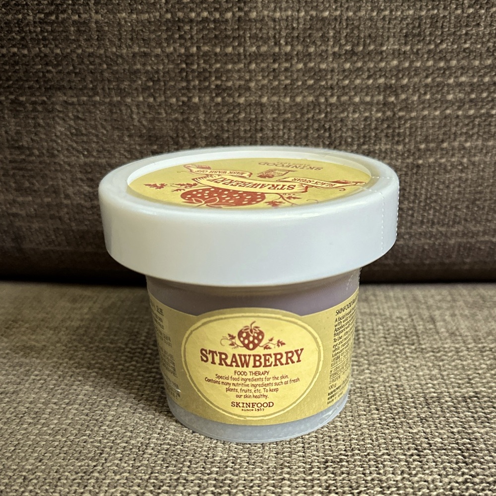 Skinfood Black Sugar Strawberry Mask Wash Off